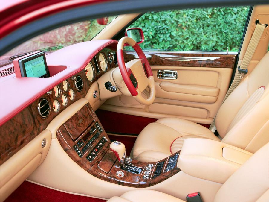 Интерьер Bentley Arnage Red Label 1999 года  (UK) (фото 11 из 11)